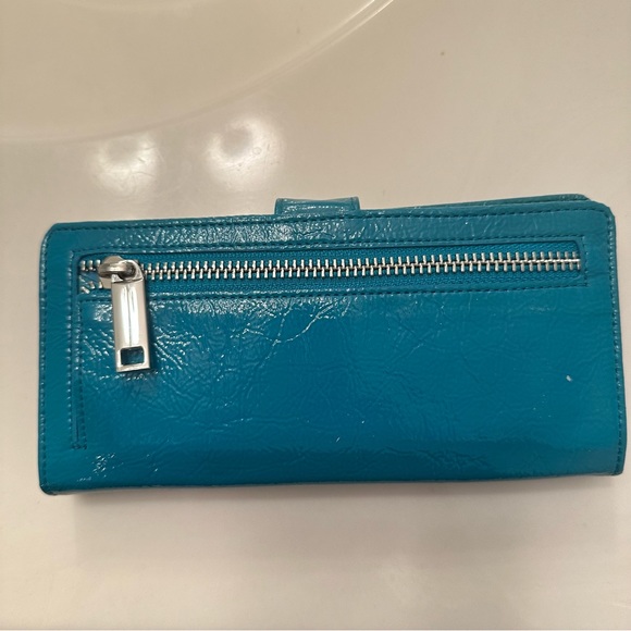 🆕 Lodis Chelsea Clutch in Ocean - Picture 2 of 4